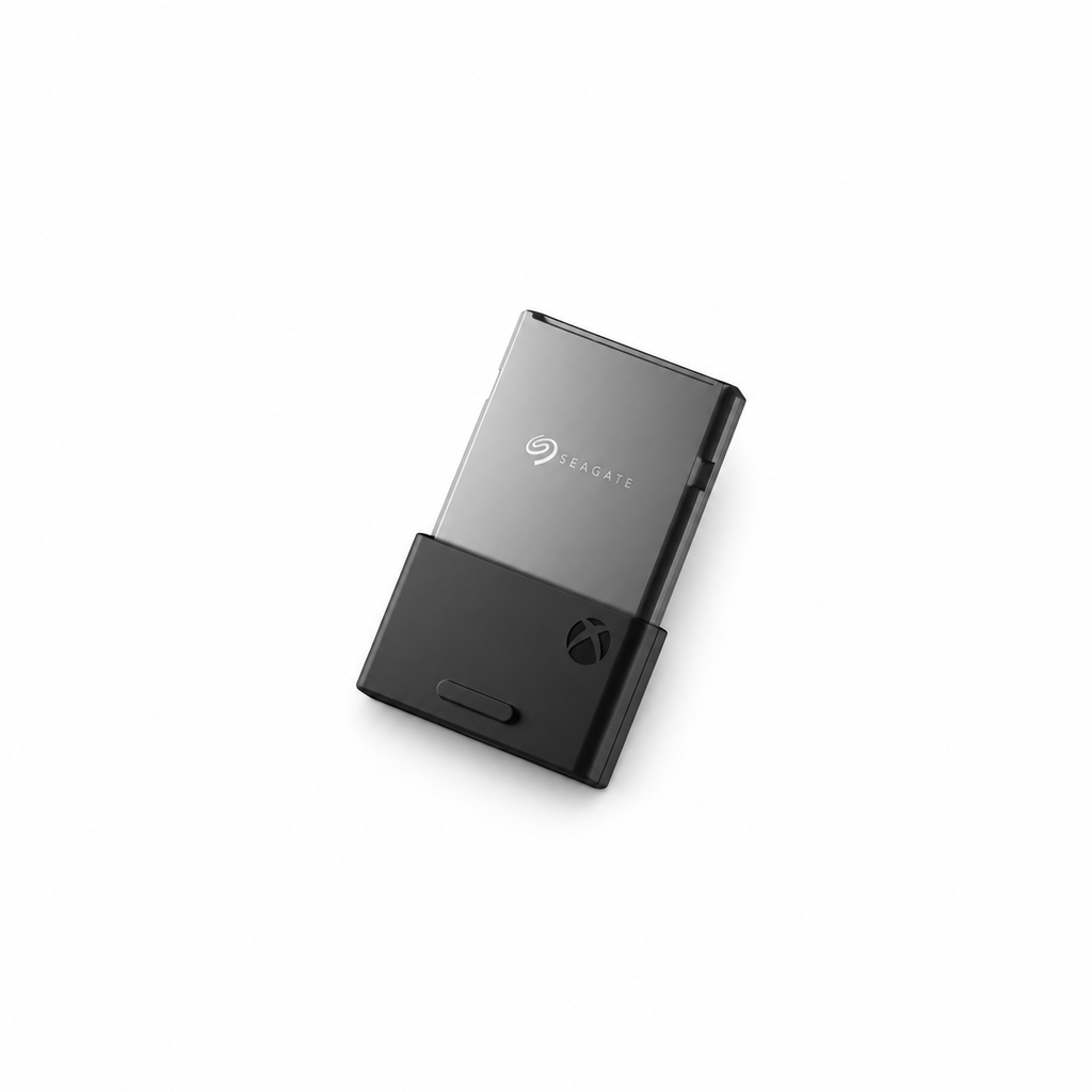 Seagate Storage Expansion Card 1 TB pre Xbox Series X|S – diagonálny pohľad na bielom pozadí